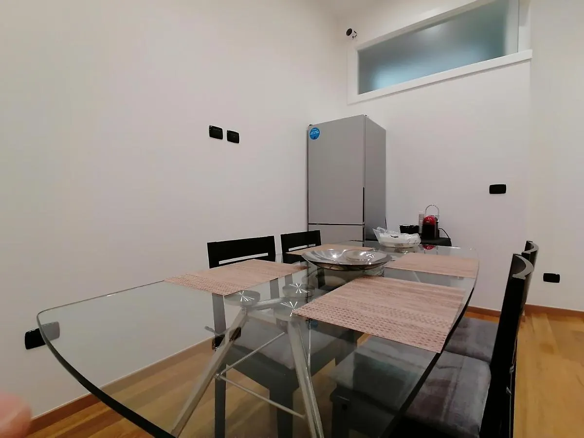 New Rooms Center Bari 0*,